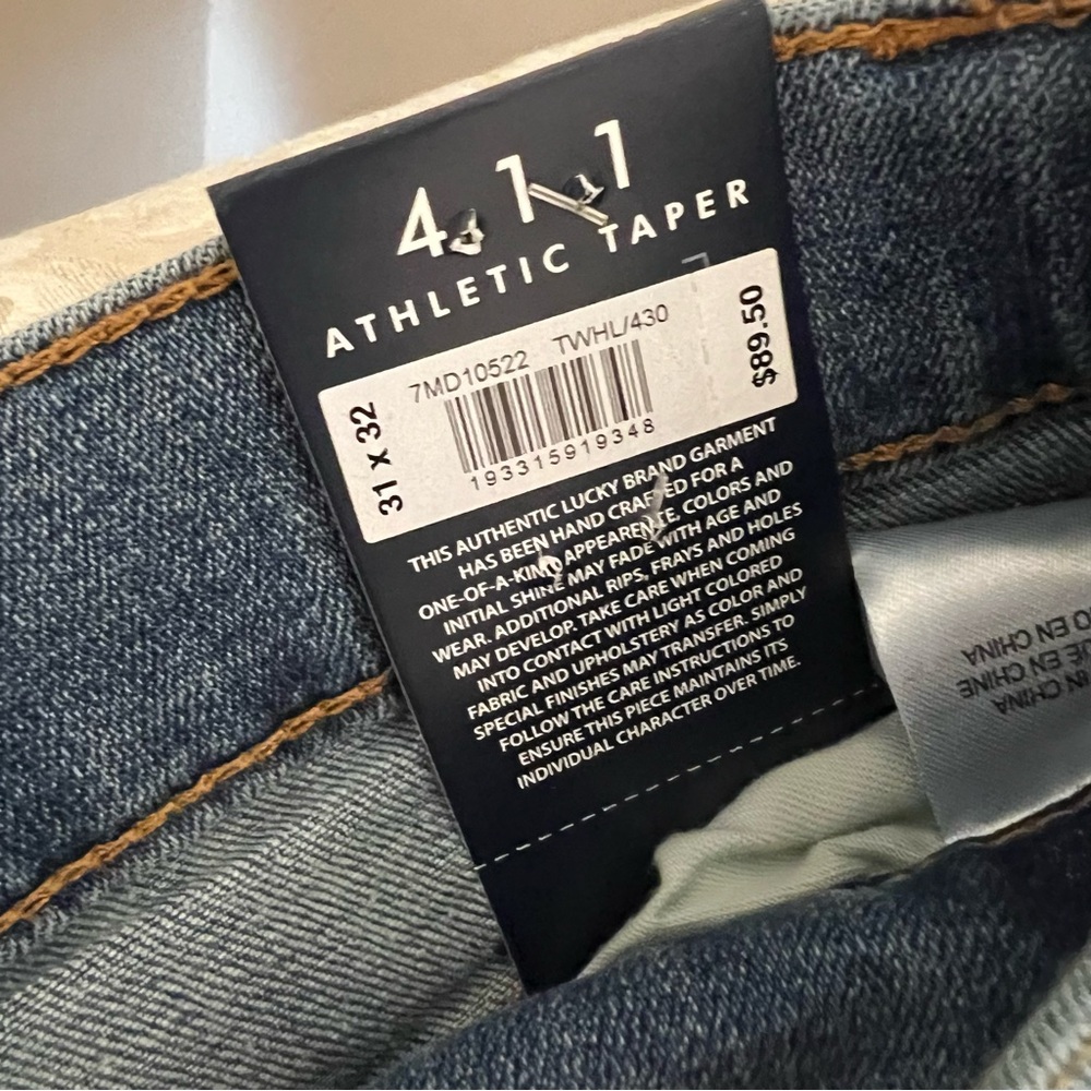 ❤️SOLD❤️ Men’s Lucky Brand 411 Athletic TaperJeans, 31x32 - Picture 6 of 11